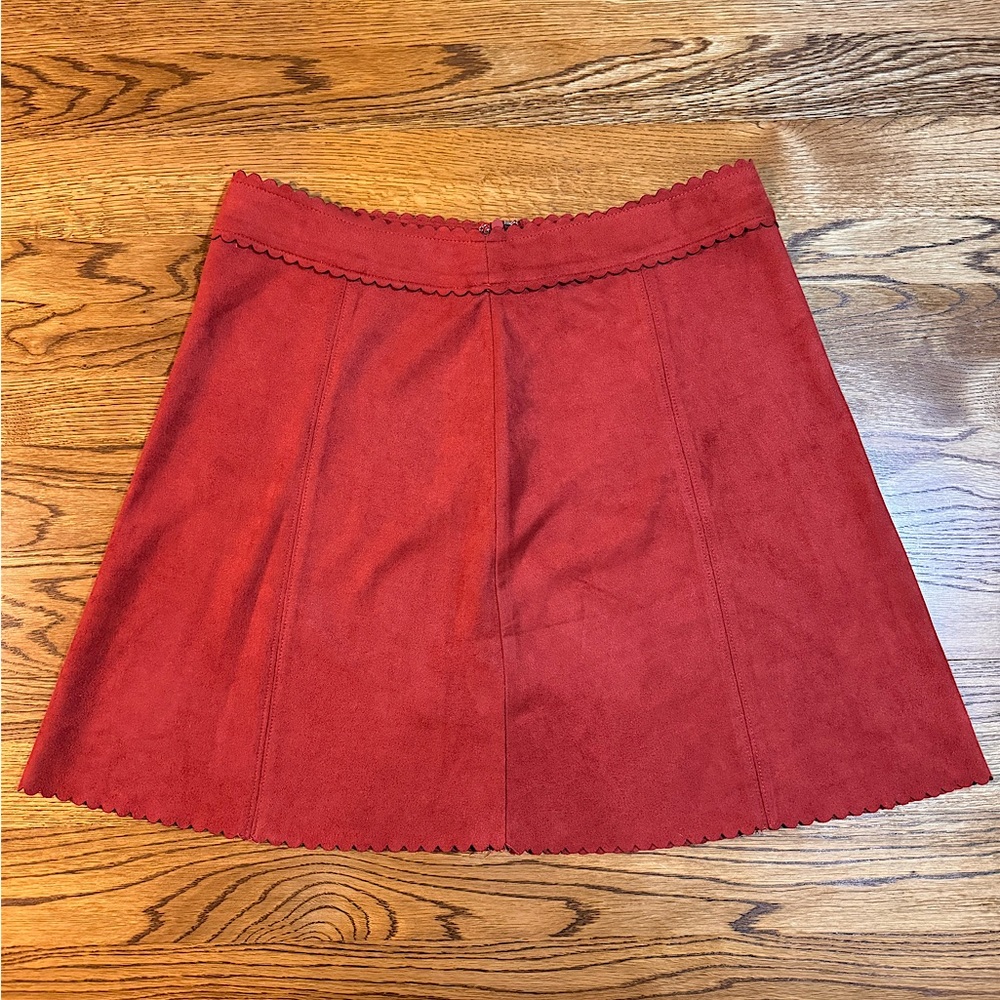 Soprano SOFT Scalloped Skirt